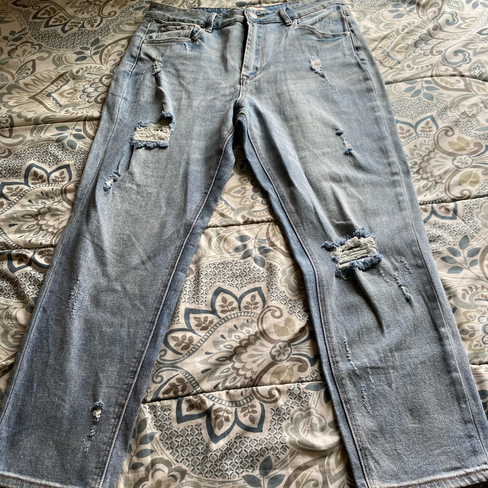Ripped Wide Leg Jean